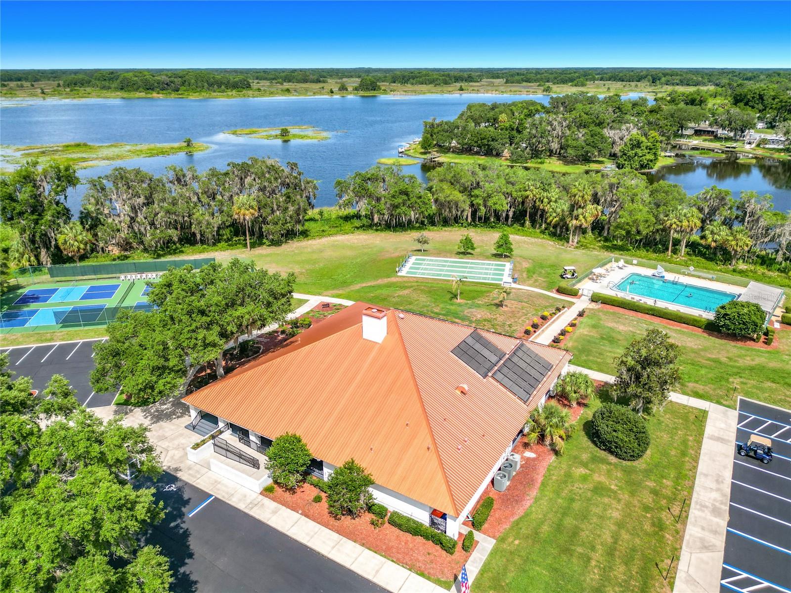 ABOR LAKES - Residential