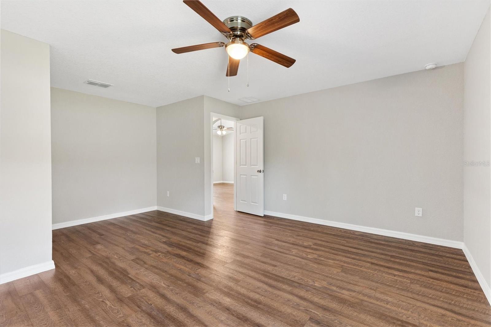 35 GUAVA TERRACE RADIAL