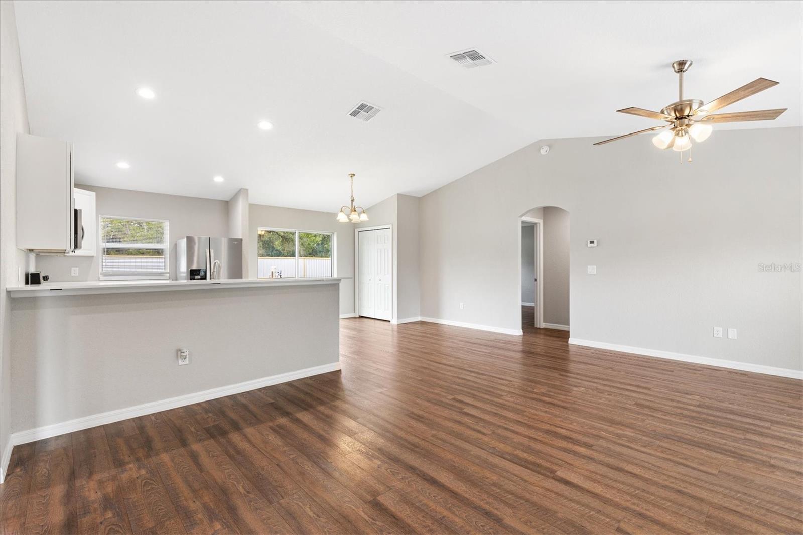 35 GUAVA TERRACE RADIAL