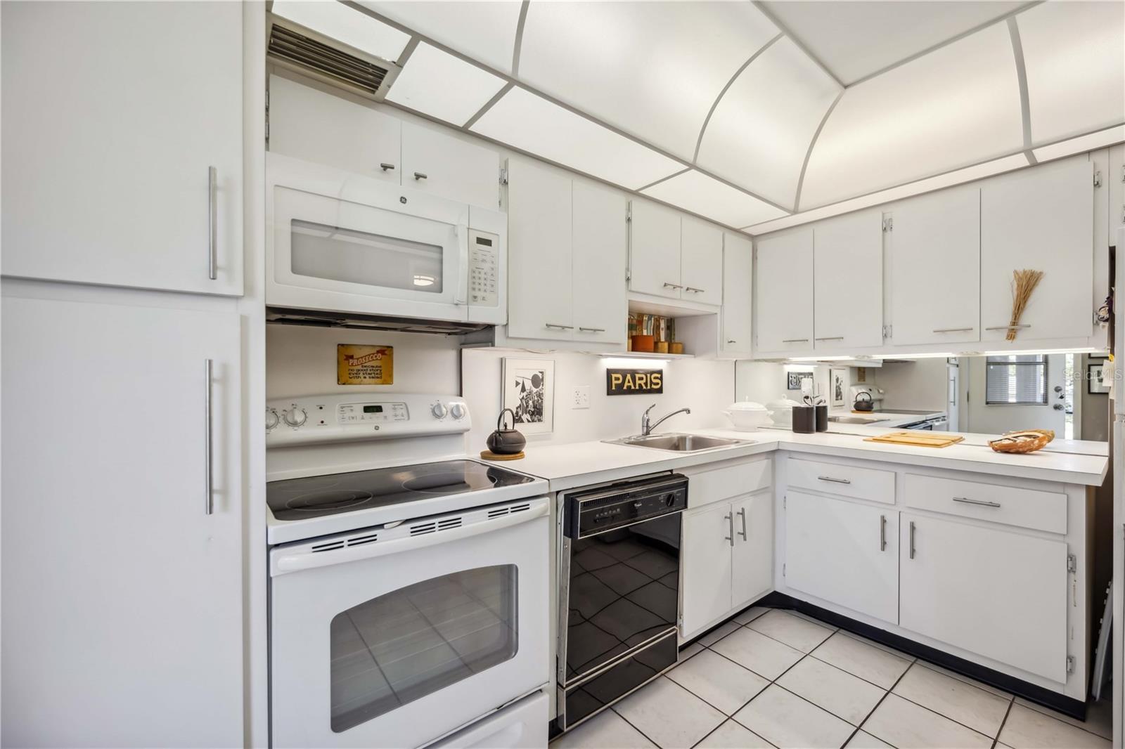 NO 1 PALM-AIRE DESOTO LAKES CC APT CONDO - Residential