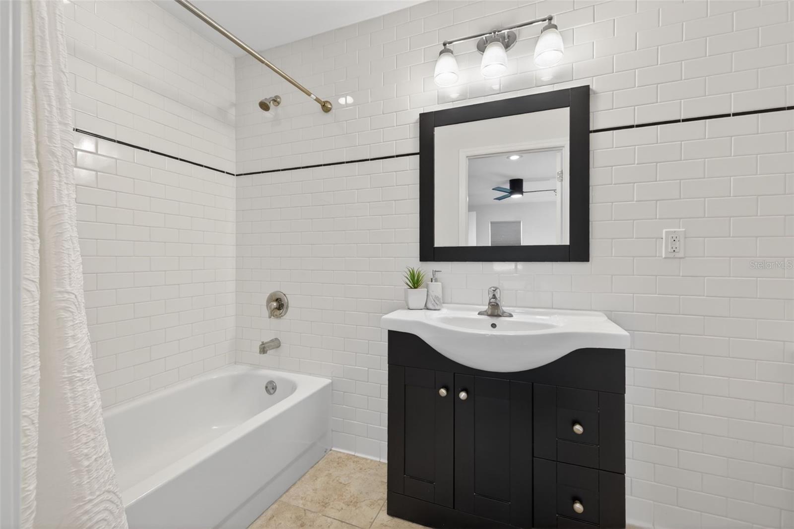 SNELL SHORES MANOR - Residential