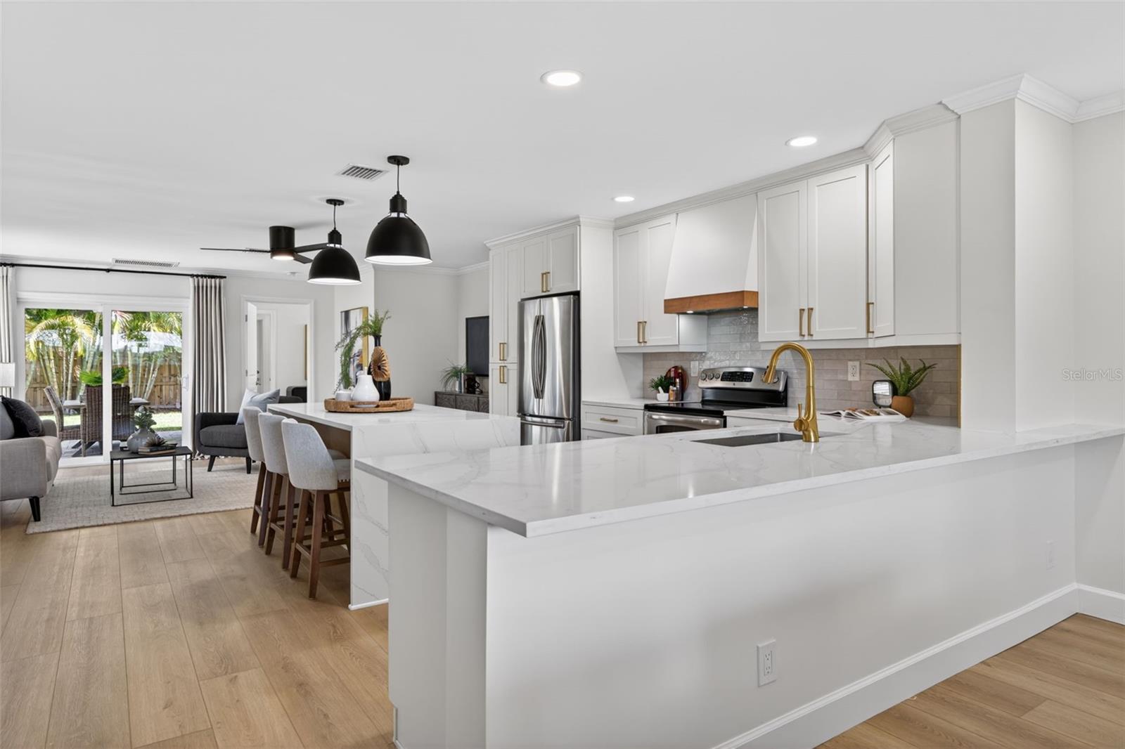 SNELL SHORES MANOR - Residential