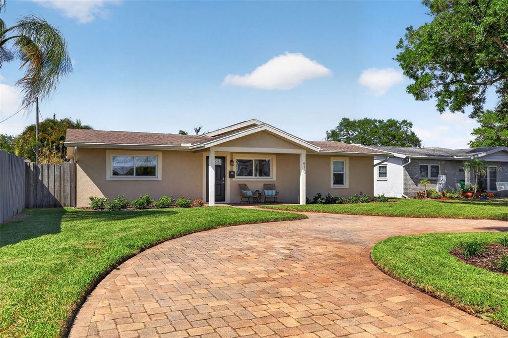 Photo of 413 43rd Avenue NE, St Petersburg, FL 33703 (MLS # TB8498096)