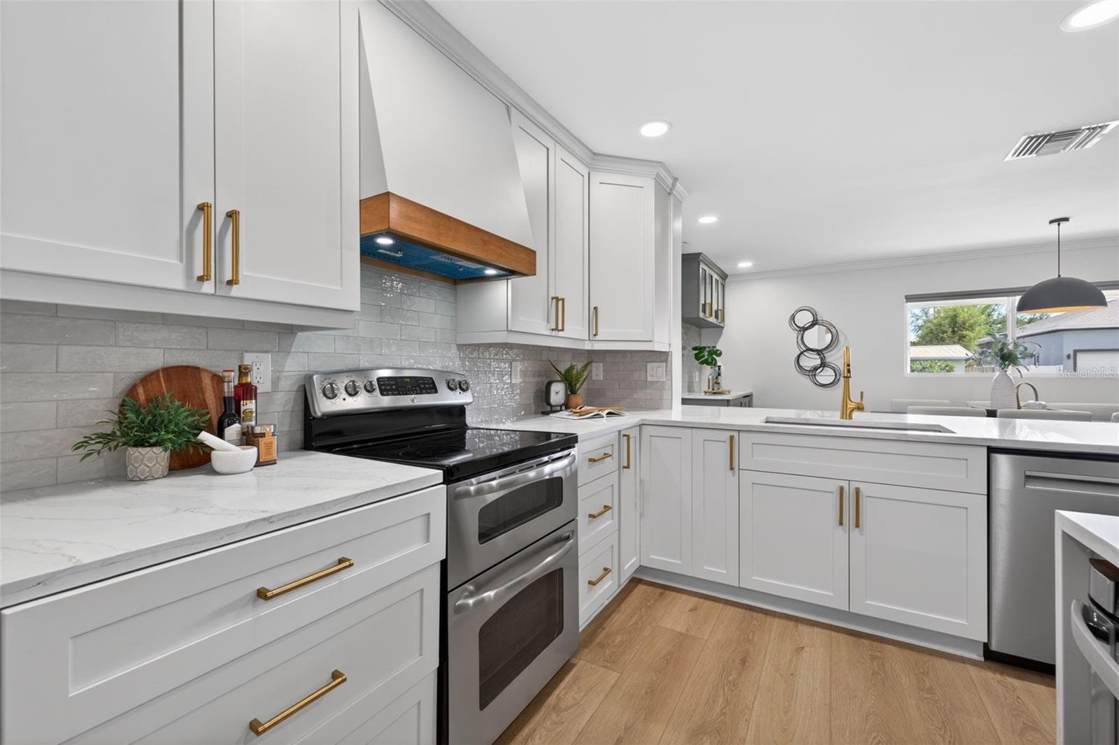 SNELL SHORES MANOR - Residential