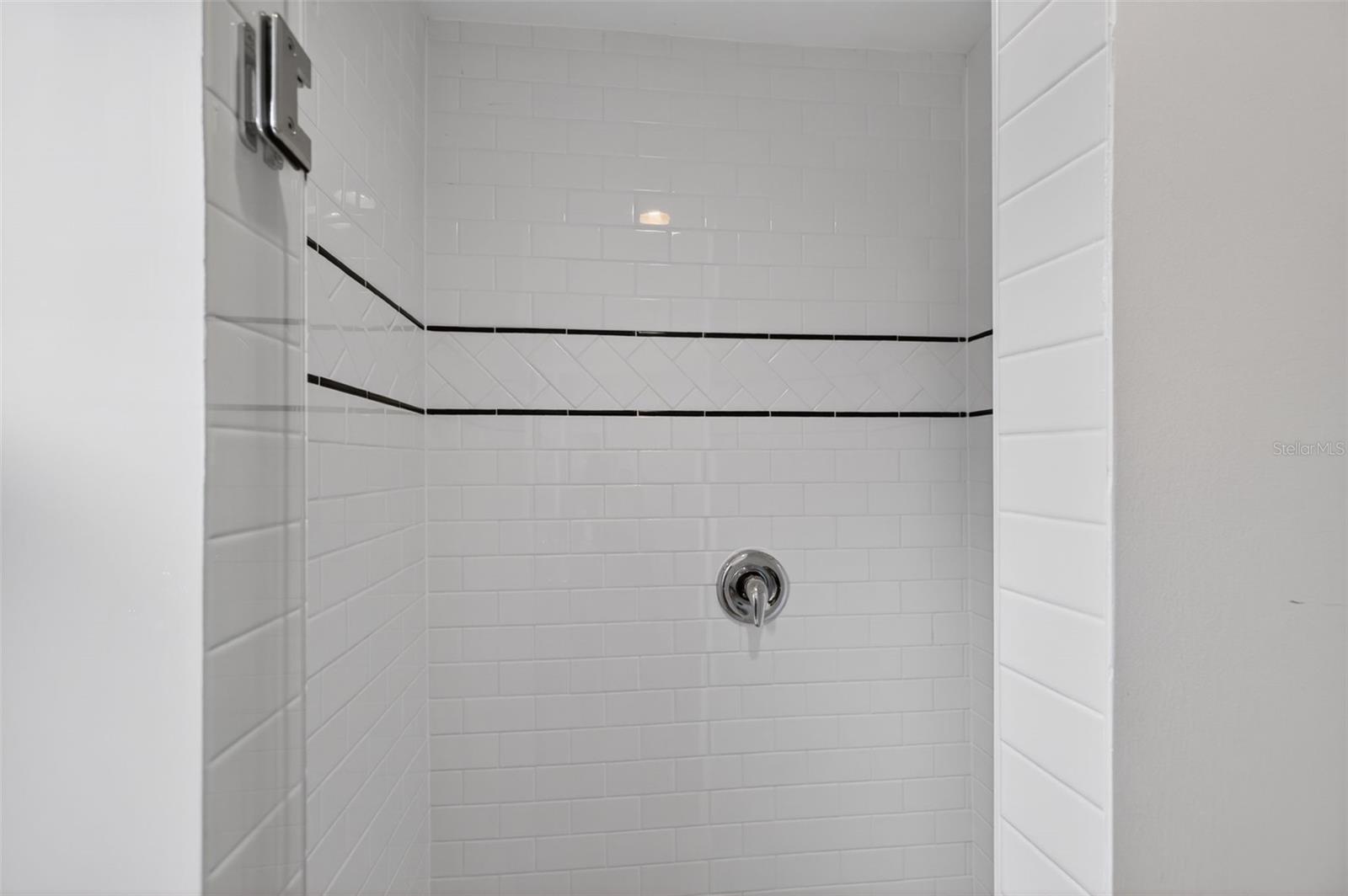 SNELL SHORES MANOR - Residential