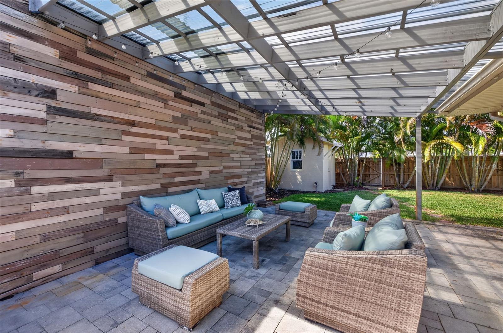 SNELL SHORES MANOR - Residential