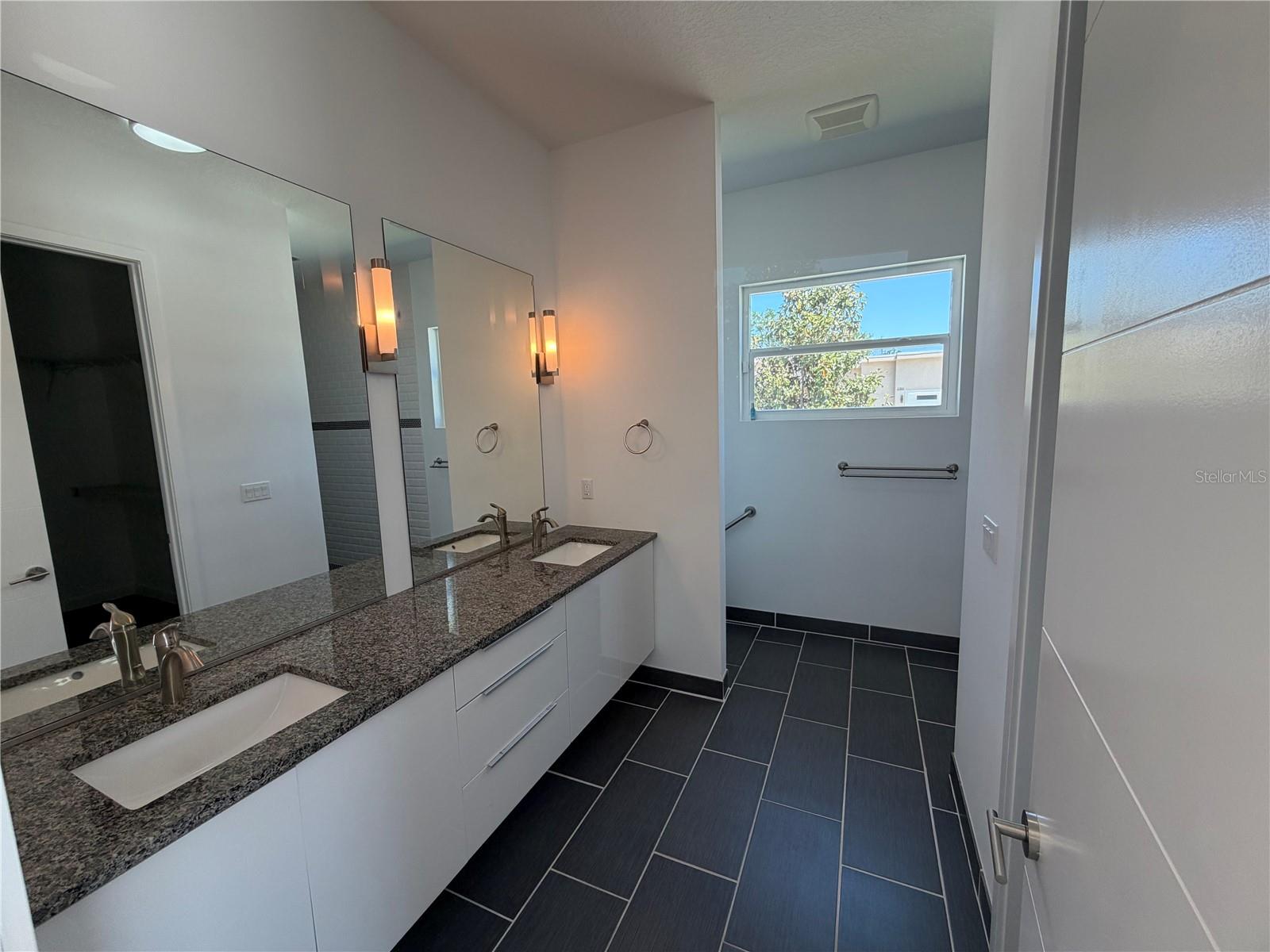 RIDGEWOOD - Residential