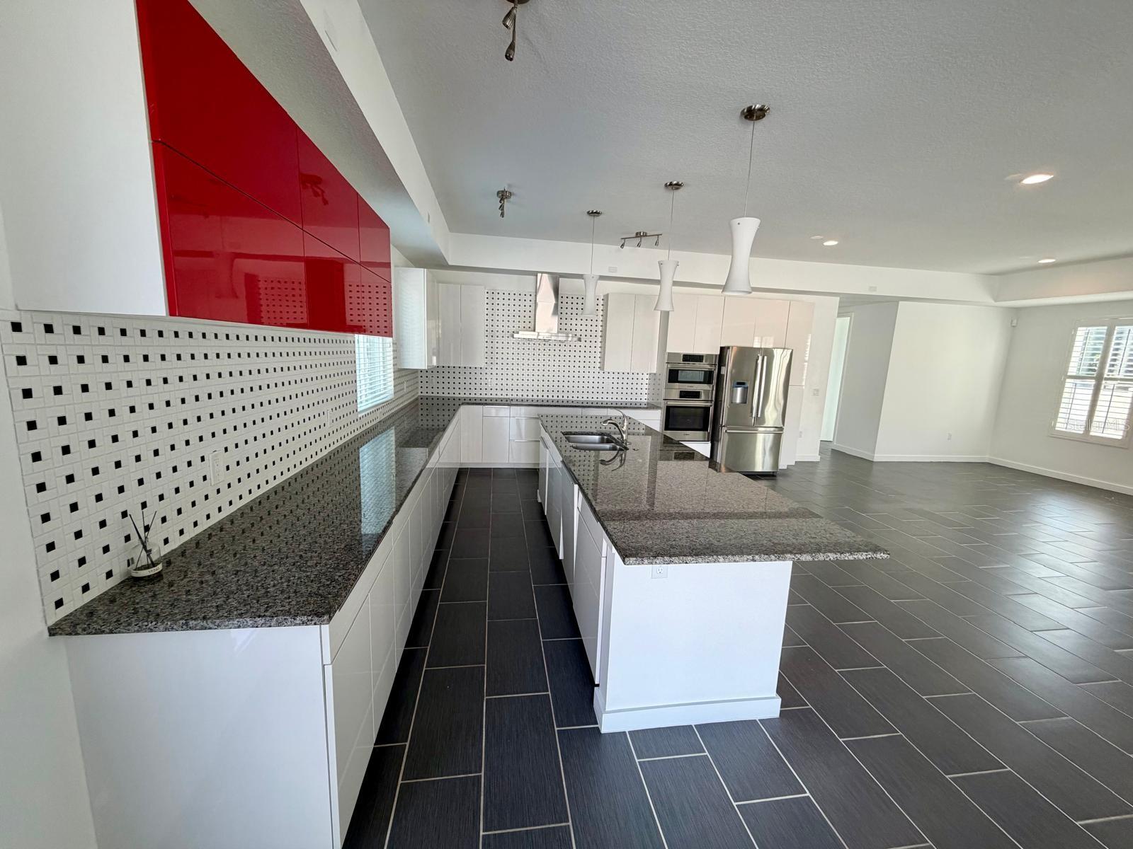 4524 RIVERWOOD AVENUE