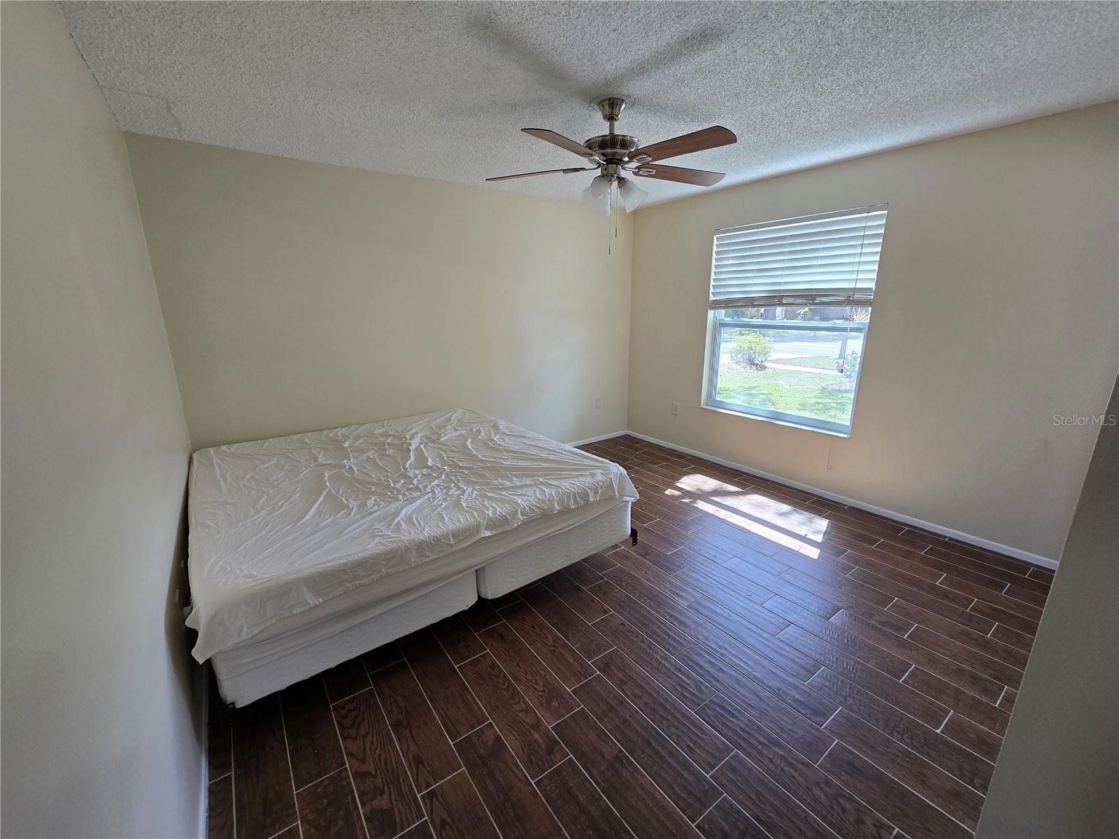 SEVEN SPGS HOMES - Residential Lease