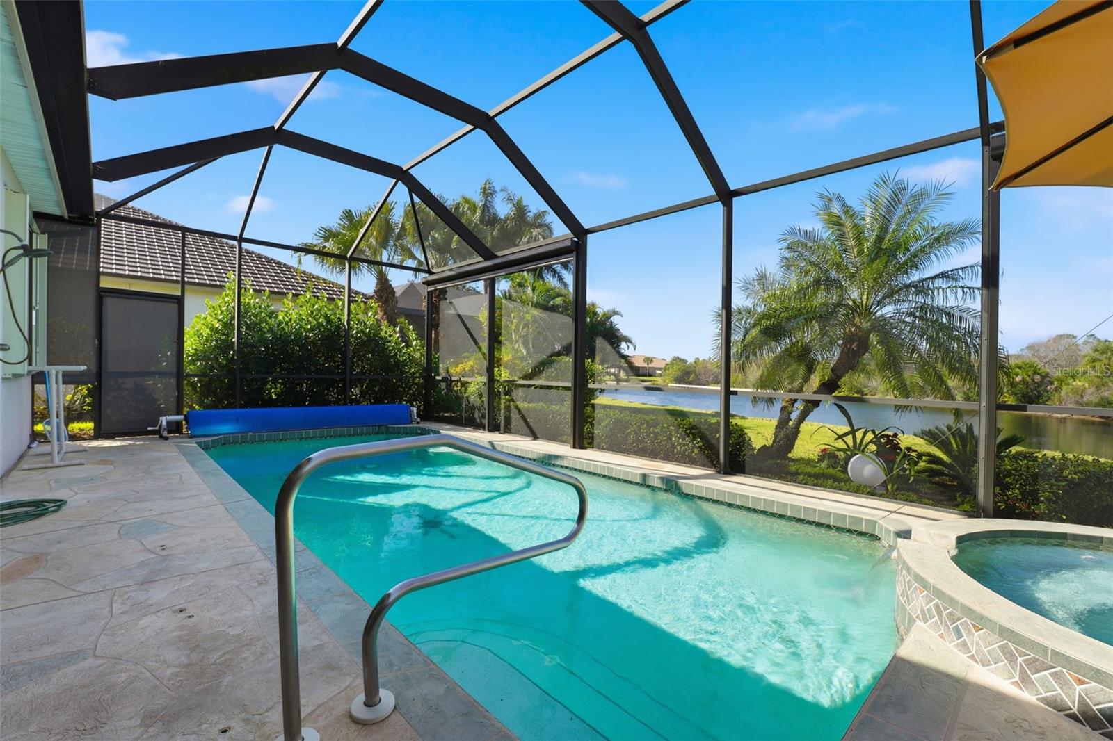 RIVERWOOD - Residential