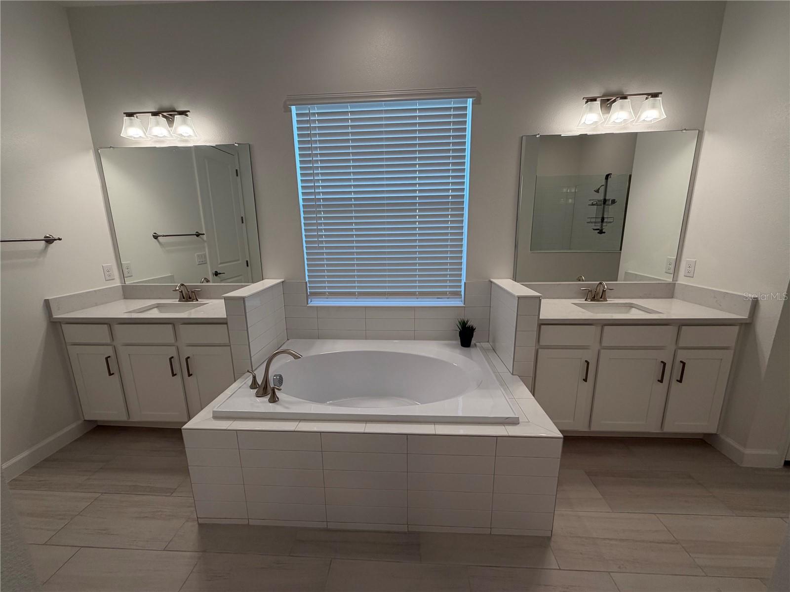 FOREST BROOKE ACTIVE ADULT PH - Residential