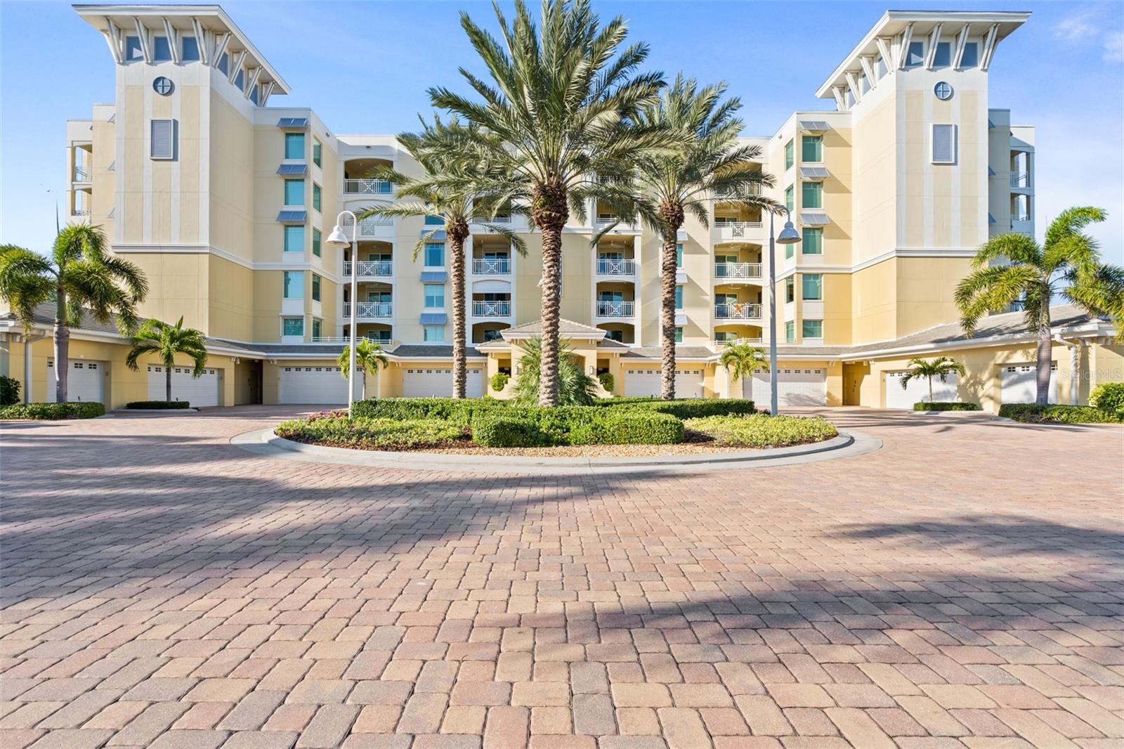 SUNSET POINTE AT COLLANY KEY CONDO - Residential