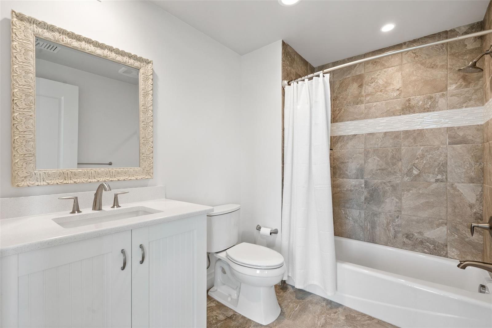 SUNSET POINTE AT COLLANY KEY CONDO - Residential