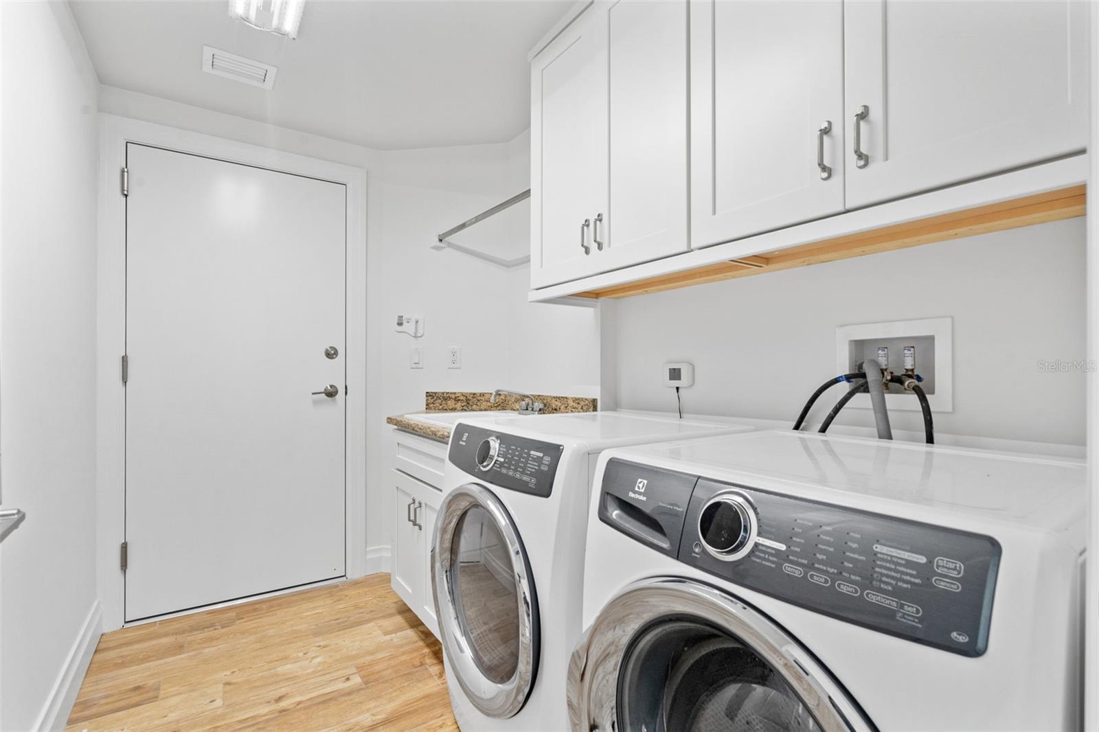 SUNSET POINTE AT COLLANY KEY CONDO - Residential