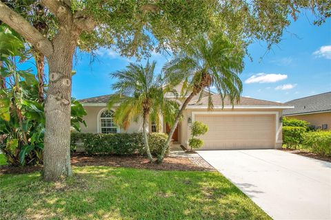 A home in PALMETTO