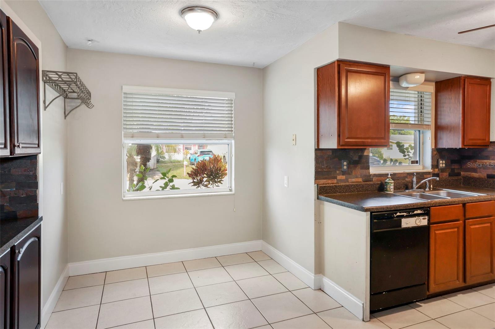 CURLEW GROVES UNIT ONE - Residential