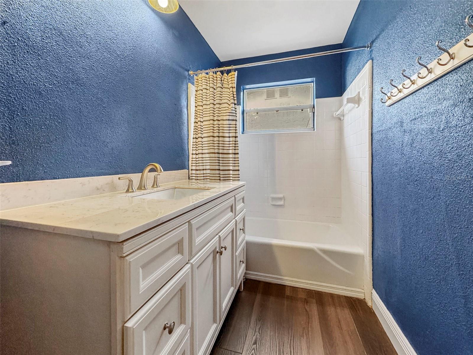 CURLEW GROVES UNIT ONE - Residential