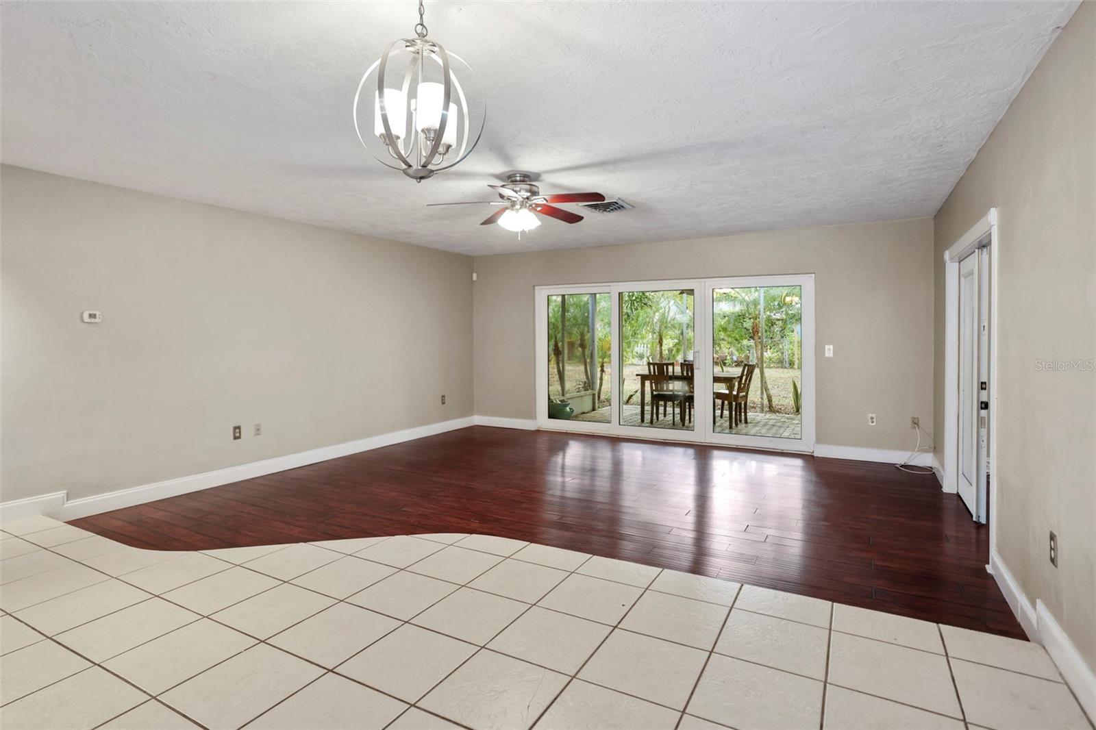 CURLEW GROVES UNIT ONE - Residential