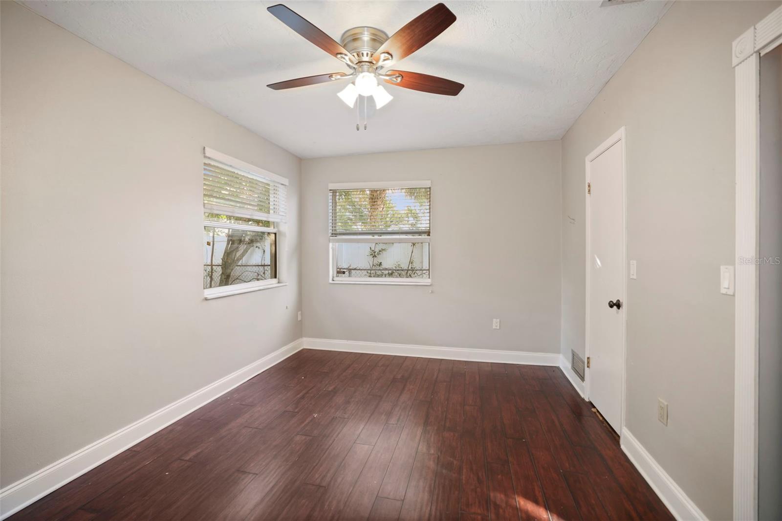 CURLEW GROVES UNIT ONE - Residential