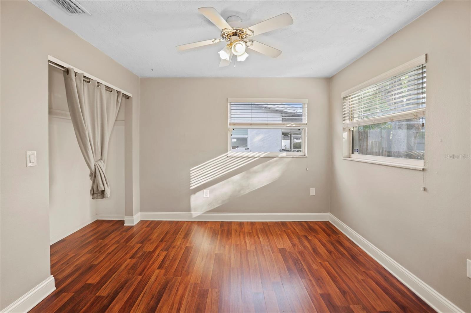 CURLEW GROVES UNIT ONE - Residential