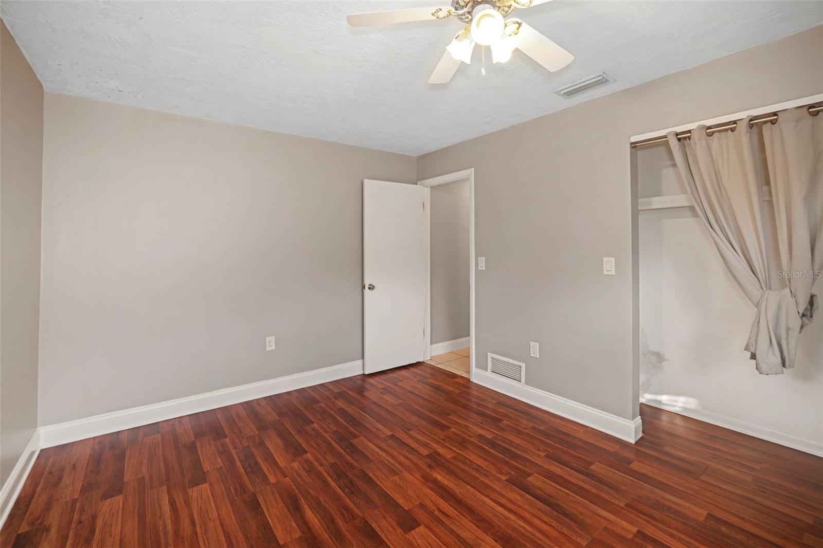 CURLEW GROVES UNIT ONE - Residential