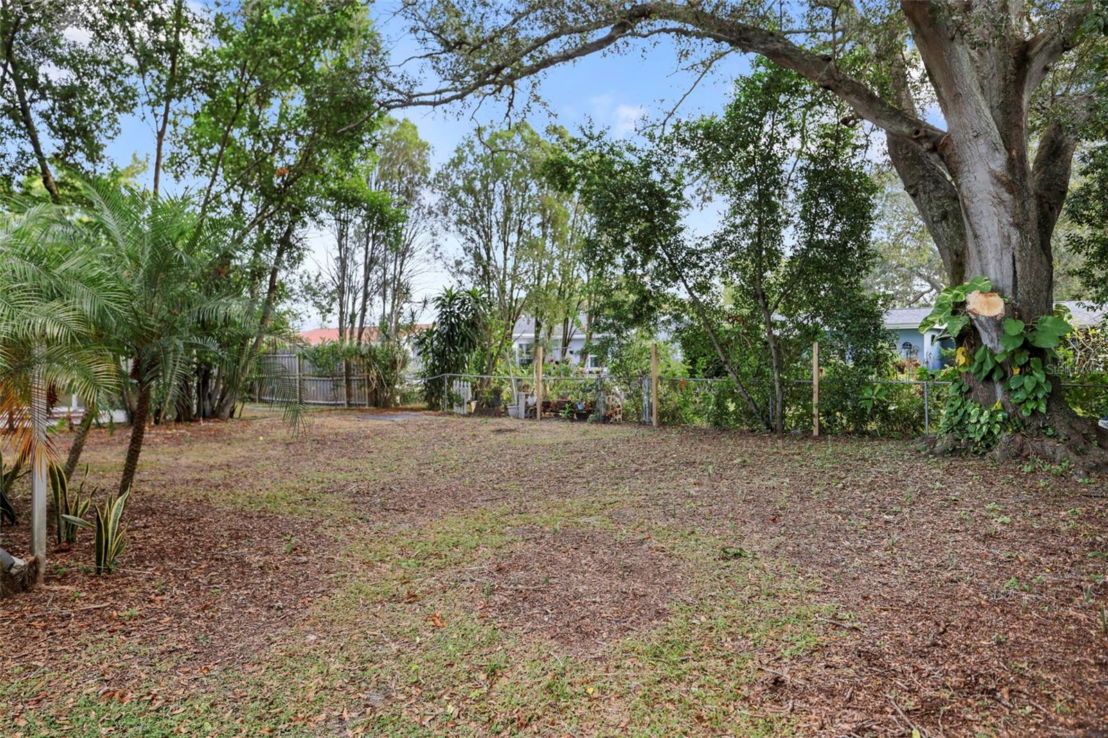 CURLEW GROVES UNIT ONE - Residential