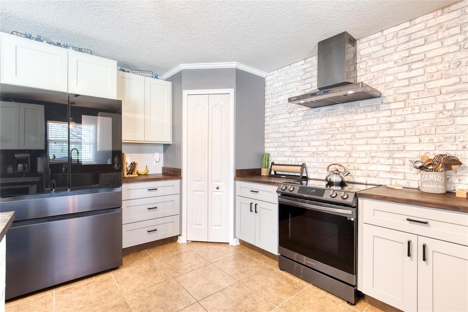 SEMINOLE WOODS - Residential