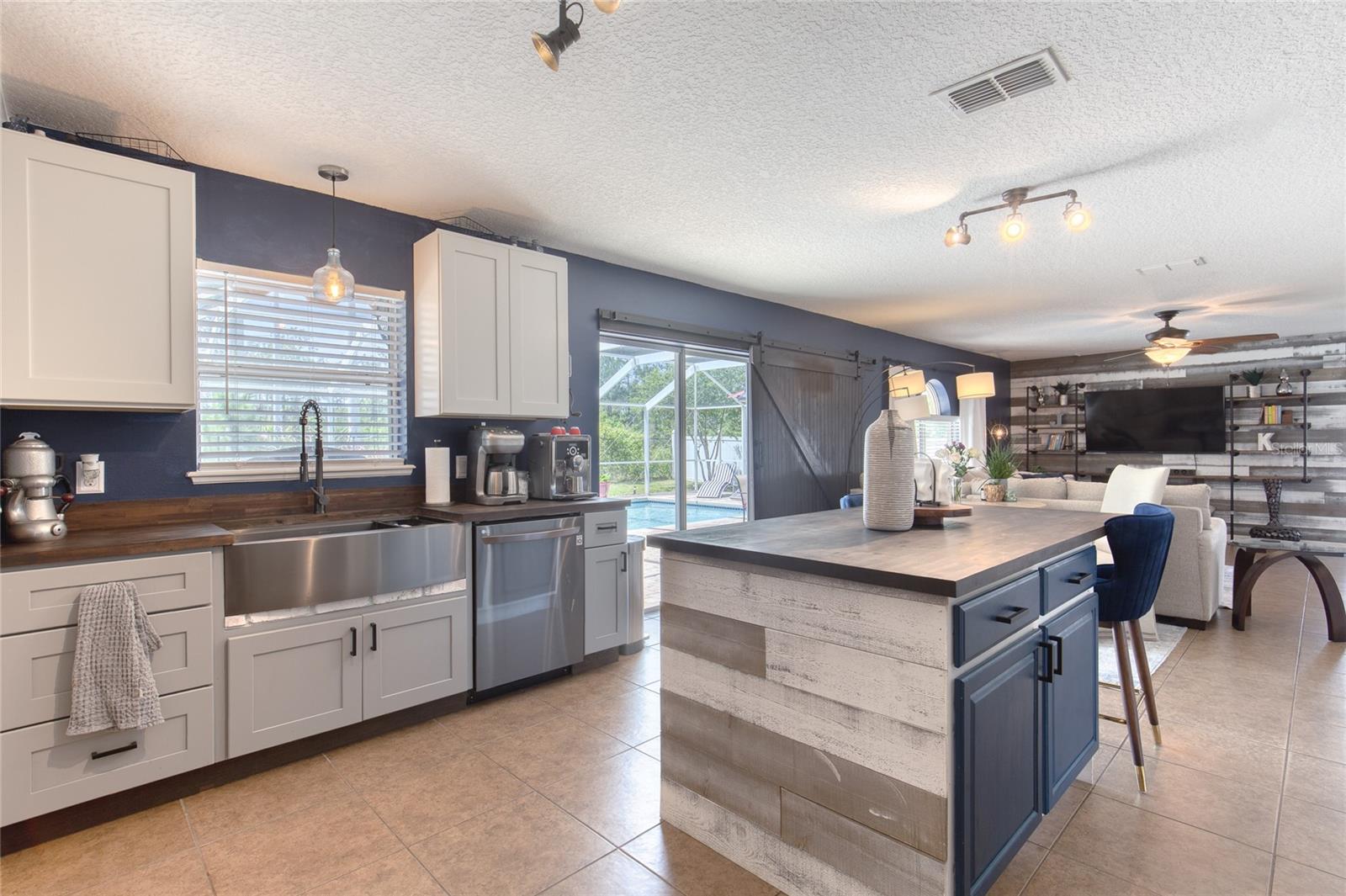 SEMINOLE WOODS - Residential