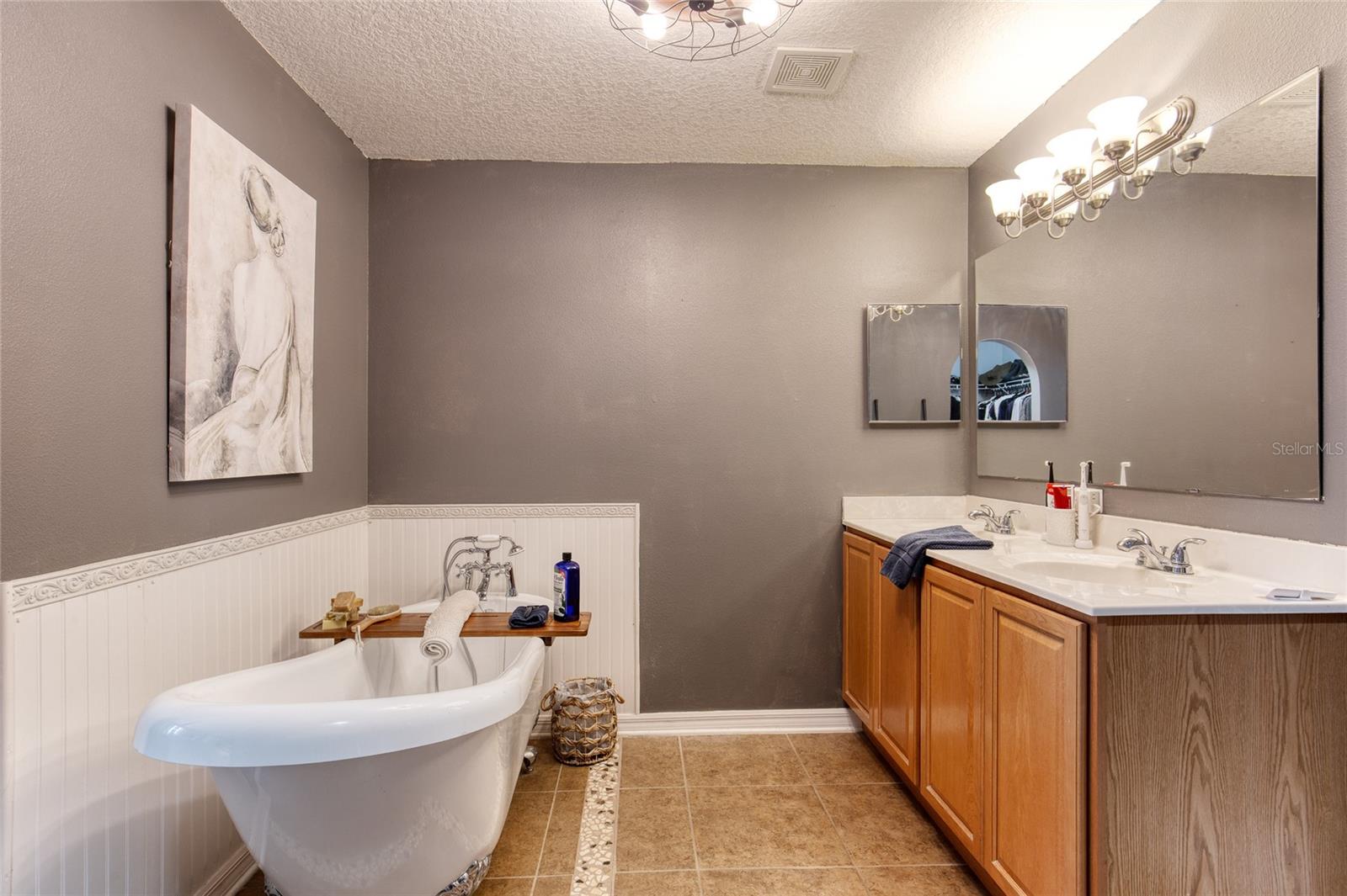 SEMINOLE WOODS - Residential