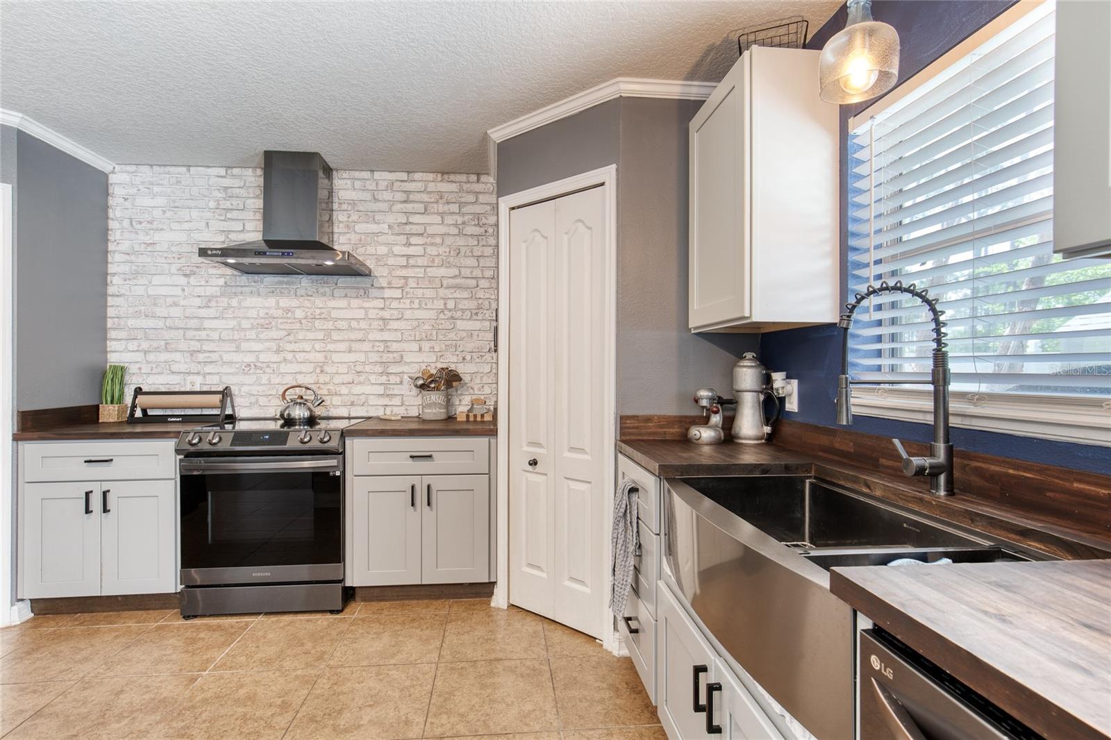 SEMINOLE WOODS - Residential