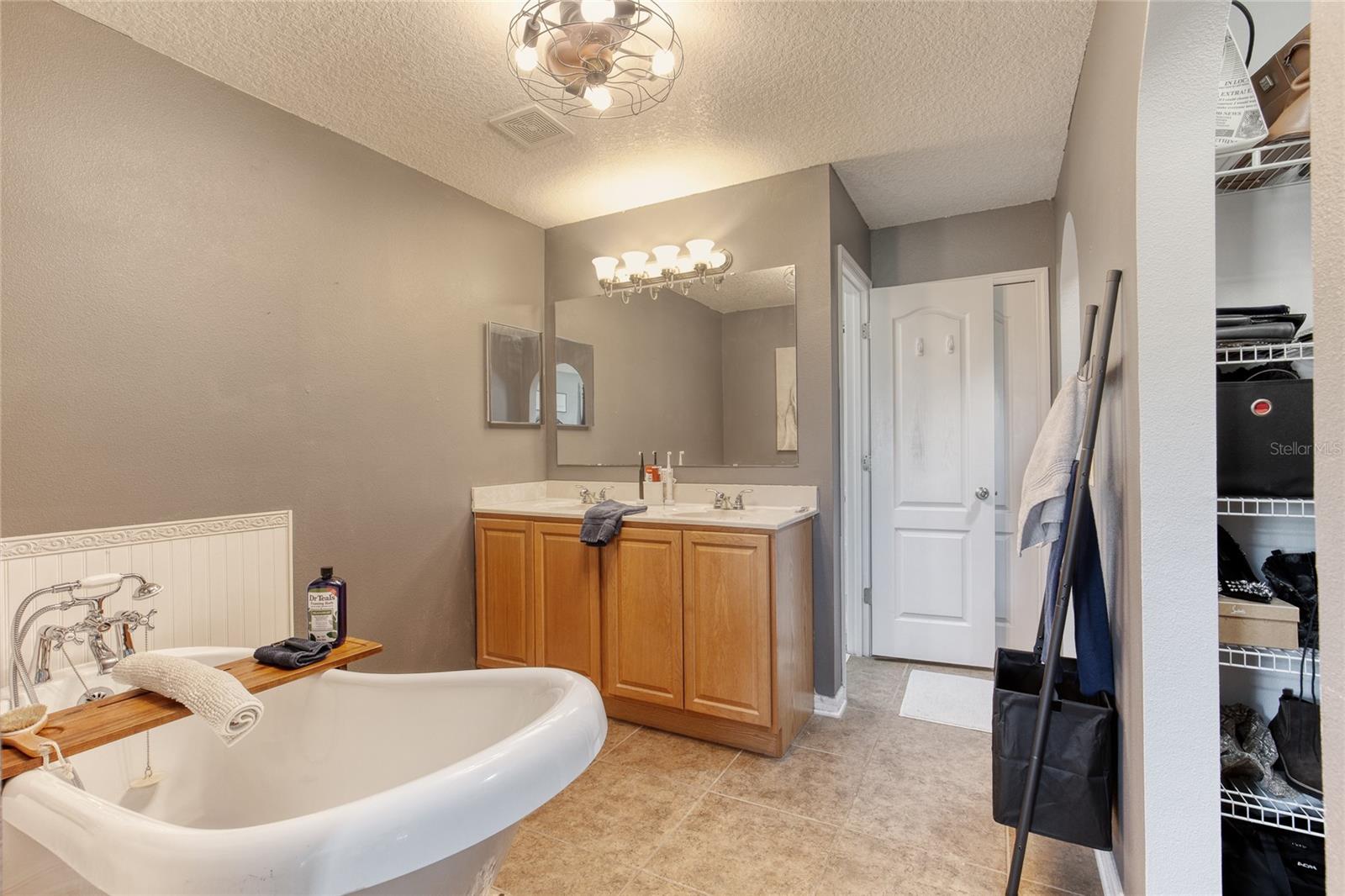 SEMINOLE WOODS - Residential