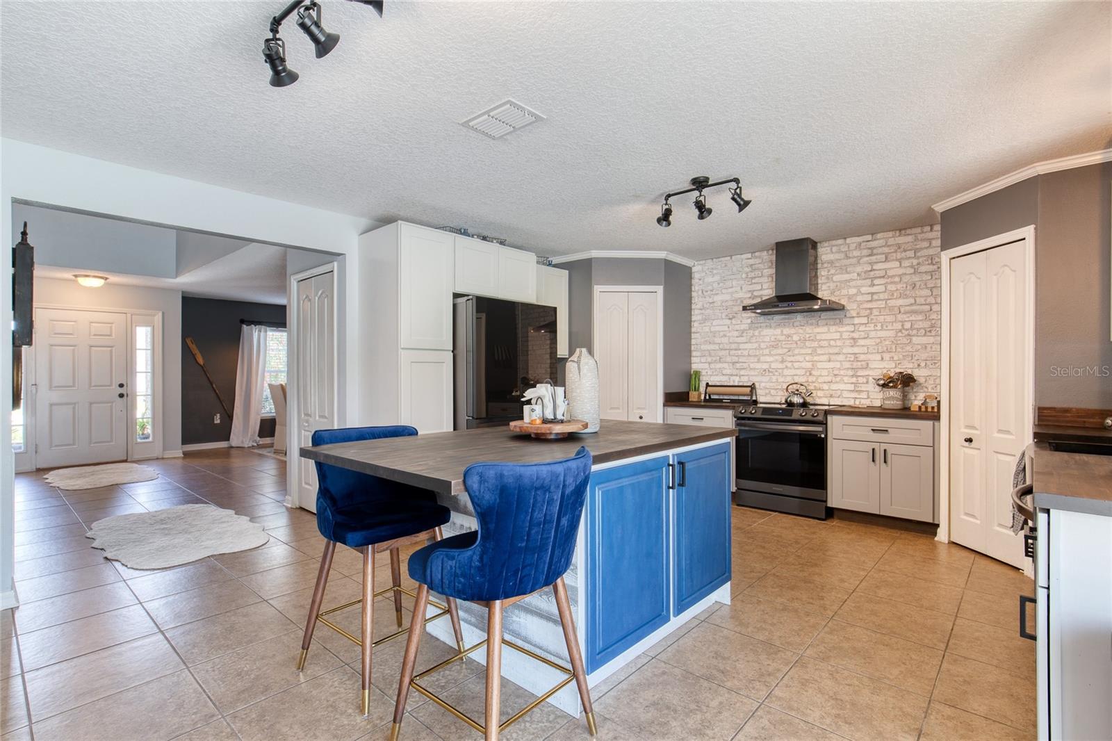 SEMINOLE WOODS - Residential