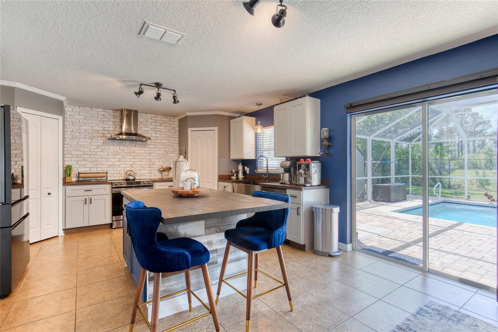 SEMINOLE WOODS - Residential