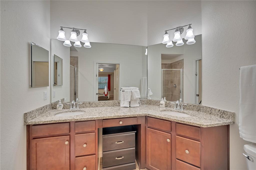 VERANDA IL/LAKEWOOD NATIONAL A - Residential Lease