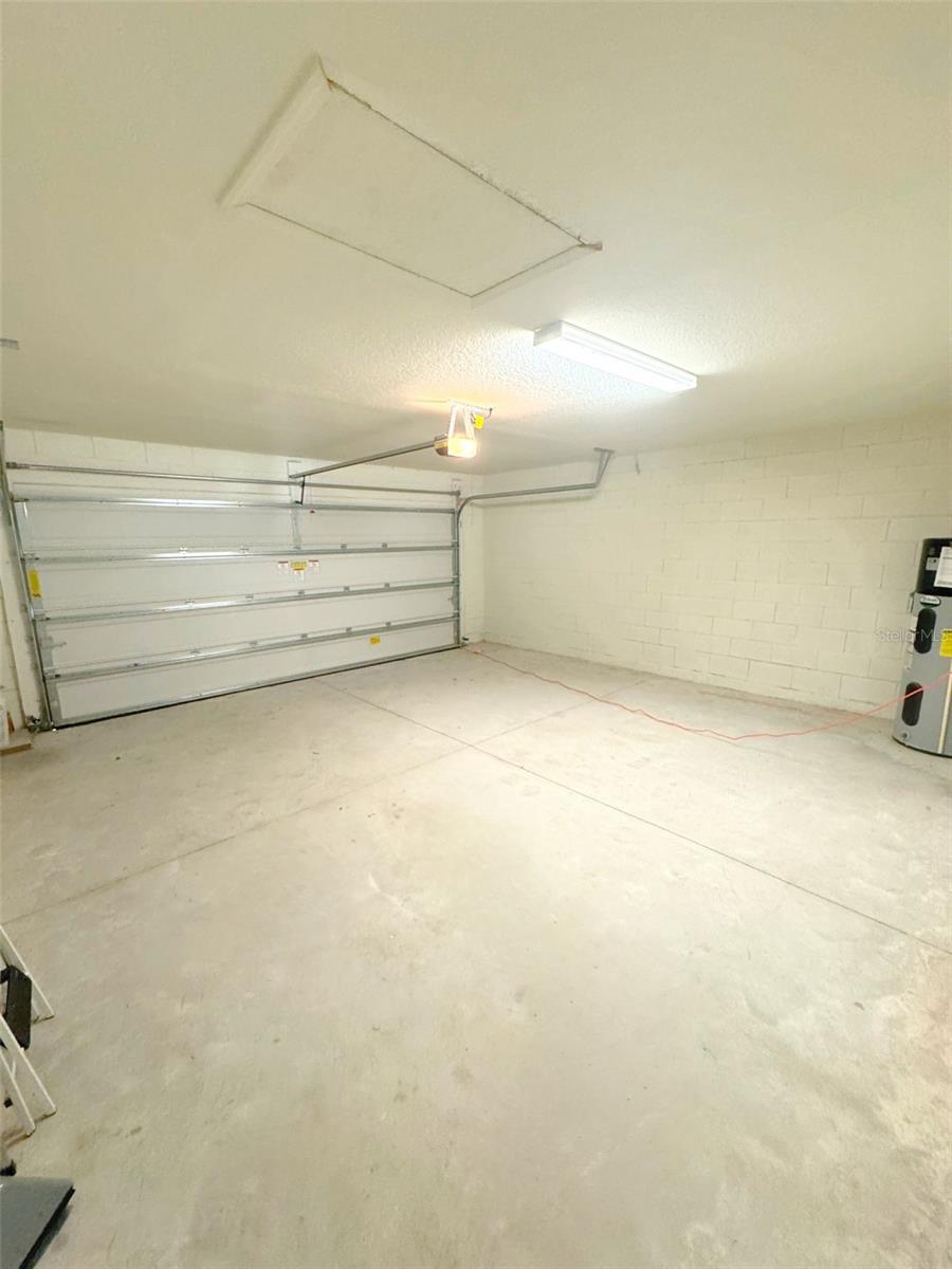 1557 VENICE LANE