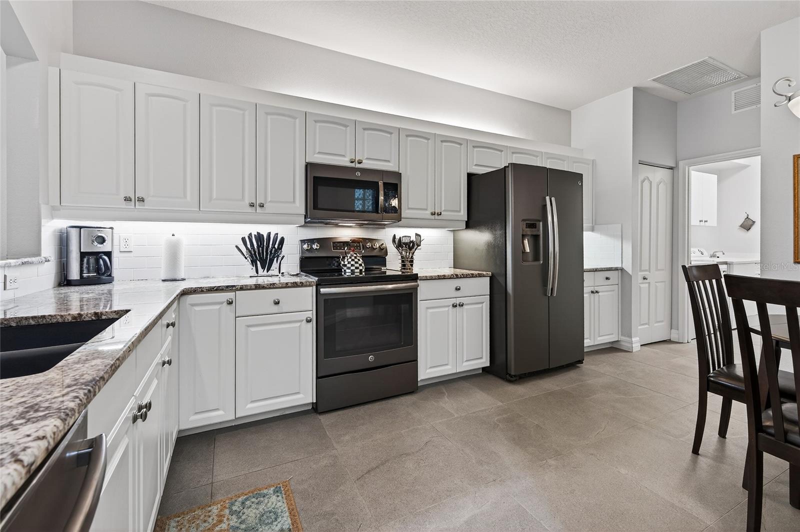 STRATFORD GLENN ST ANDREWS PARK - Residential