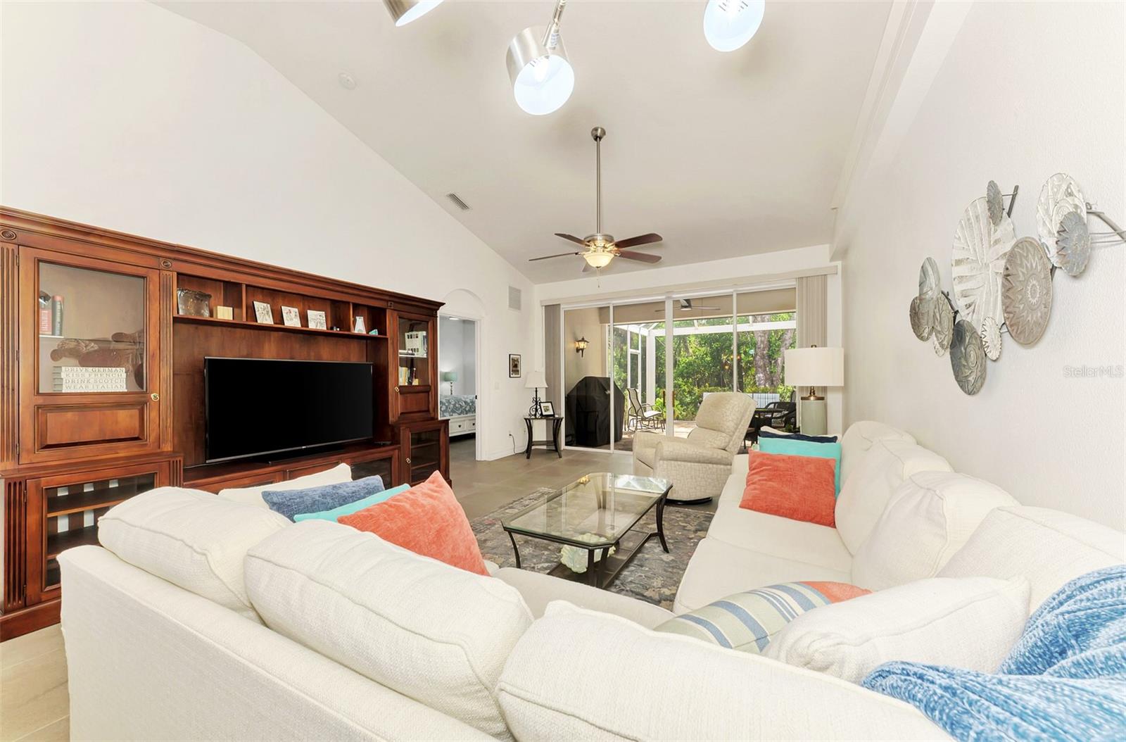 STRATFORD GLENN ST ANDREWS PARK - Residential