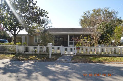 A home in LAKELAND