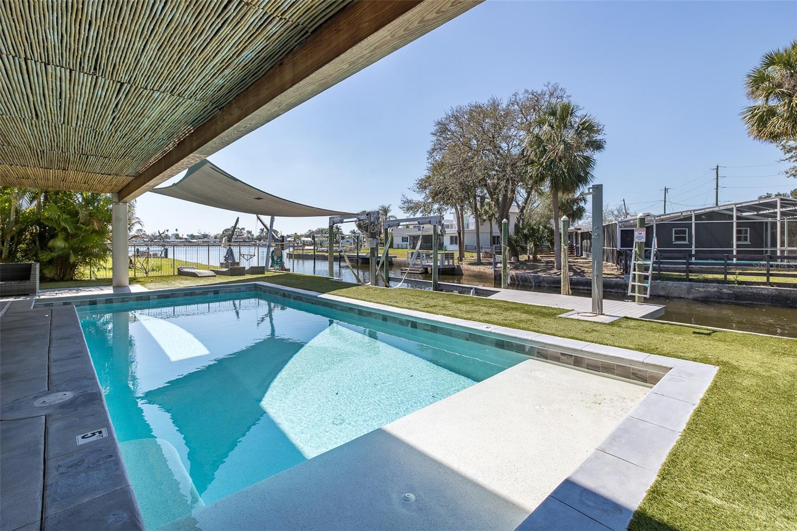 SCHROTERS POINT - Residential