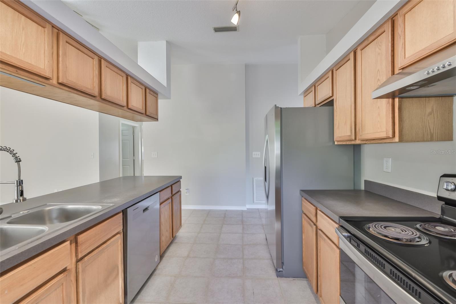 TAMPA BAY HIGHLANDS - Residential Lease