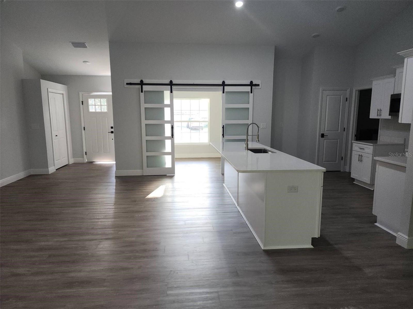 SPRING HILL - Residential