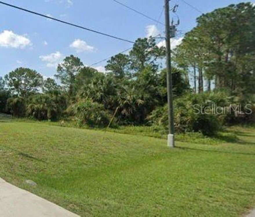 BUILD THE HOUSE OF YOUR DREAMS IN FRONT OF A FRESHWATER CANAL THAT PROVIDES A SERENE AND PICTURESQUE SETTING.
BEAUTIFUL BUILDING LOT IN BOOMING AREA OF NORTH PORT. CONVENIENT ACCESS TO A MULTITUDE OF GOLF COURSES, WORLD-CLASS FISHING, BOATING AND STUNNING SANDY GULF BEACHES !