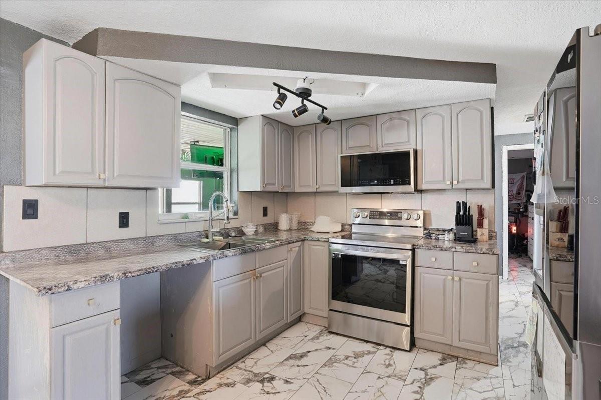 HOLIDAY LAKE ESTATES - Residential