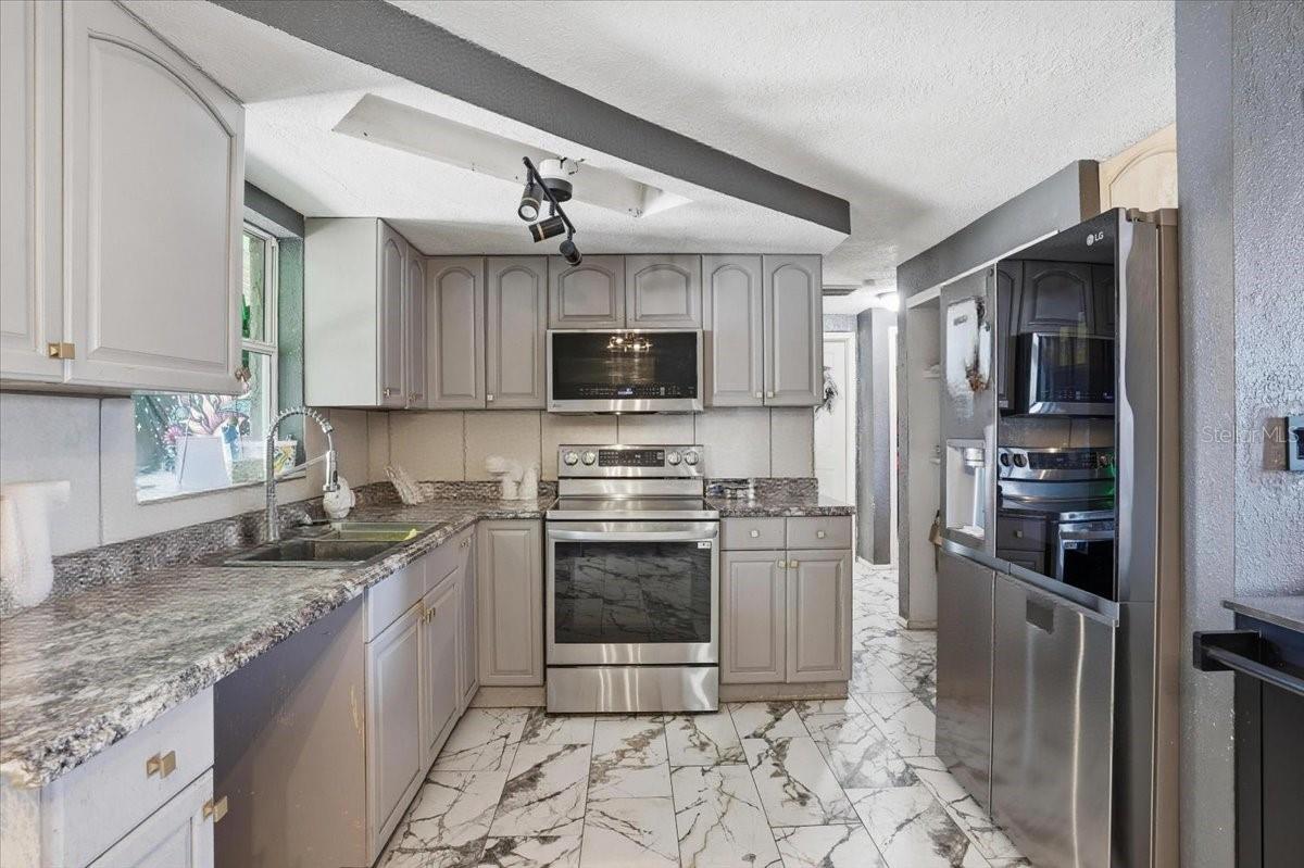 HOLIDAY LAKE ESTATES - Residential