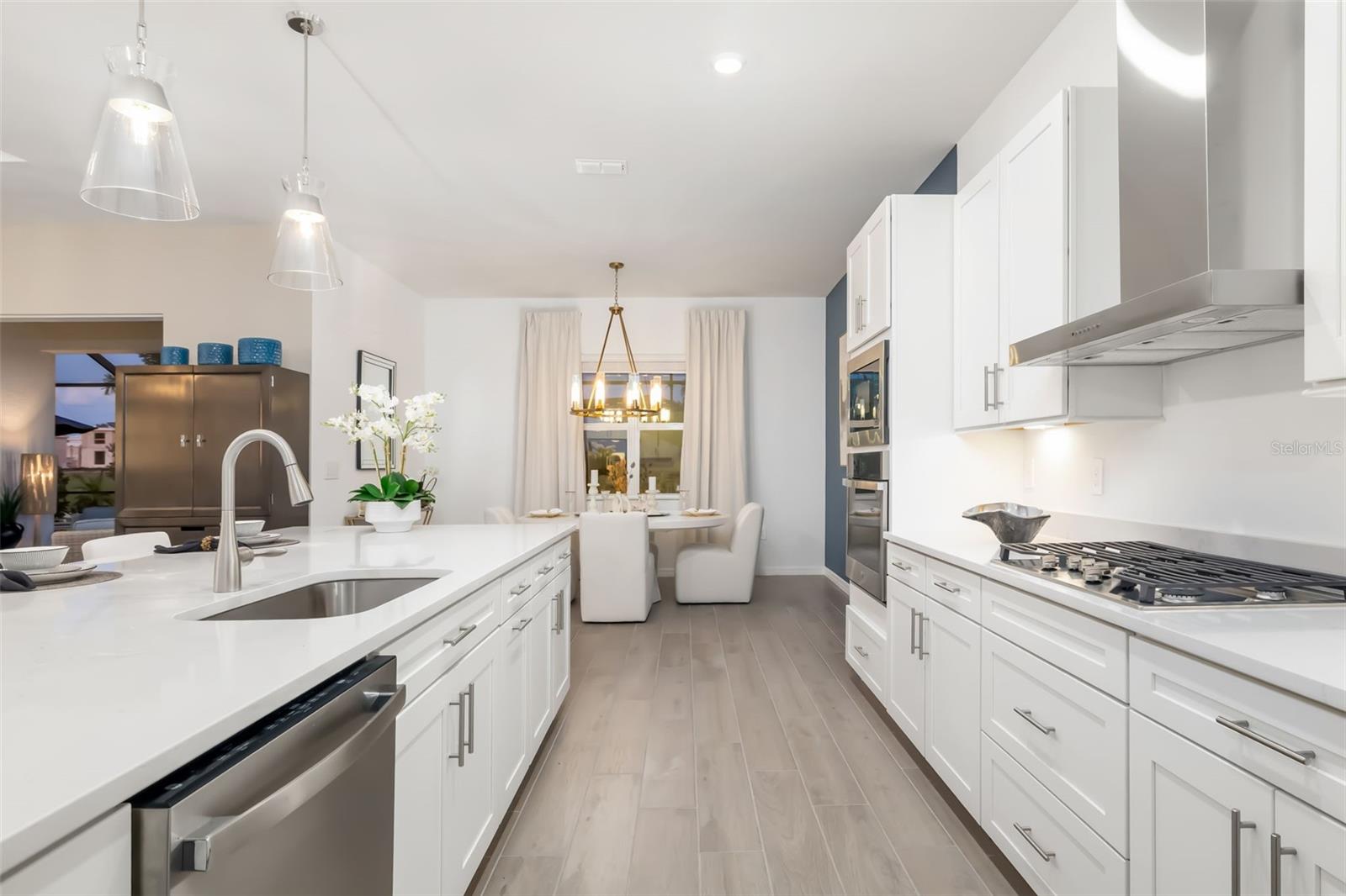 CALUSA COUNTRY CLUB - Residential Lease