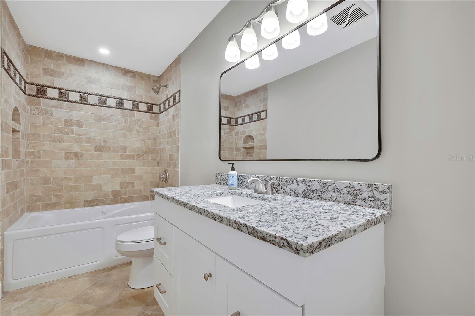 DRIFTWOOD ISLES - Residential