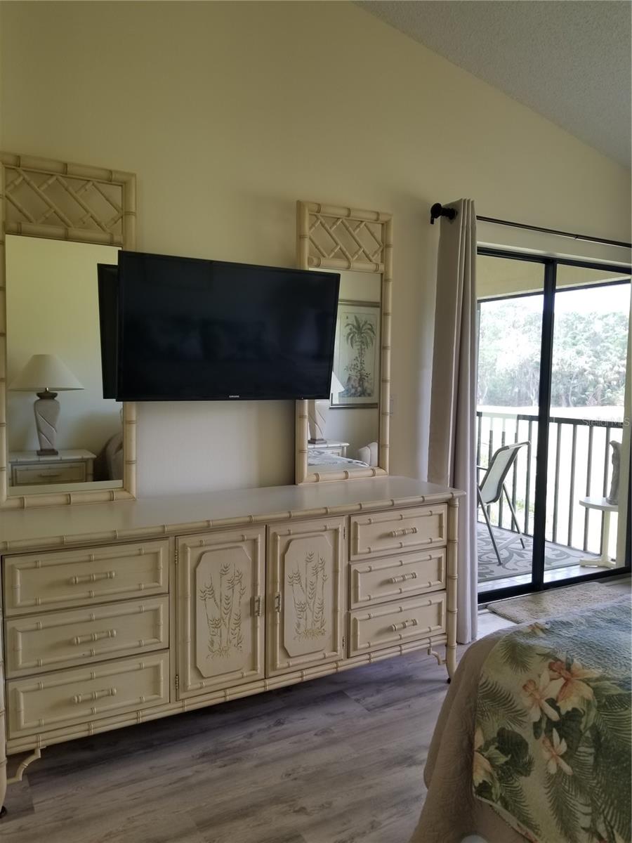 EAGLE CREEK VI CONDO - Residential Lease