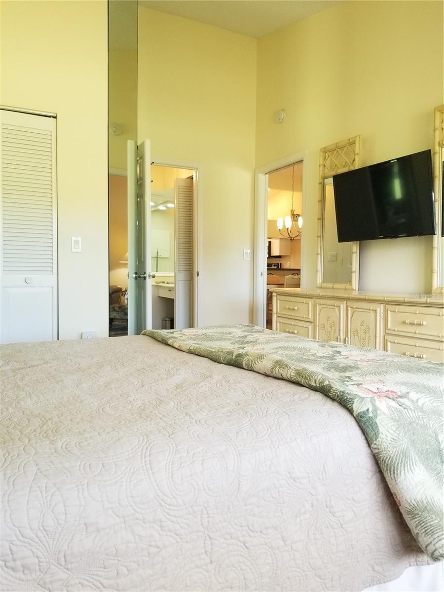 EAGLE CREEK VI CONDO - Residential Lease