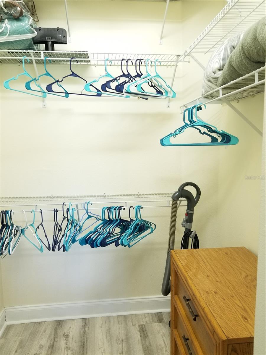 EAGLE CREEK VI CONDO - Residential Lease