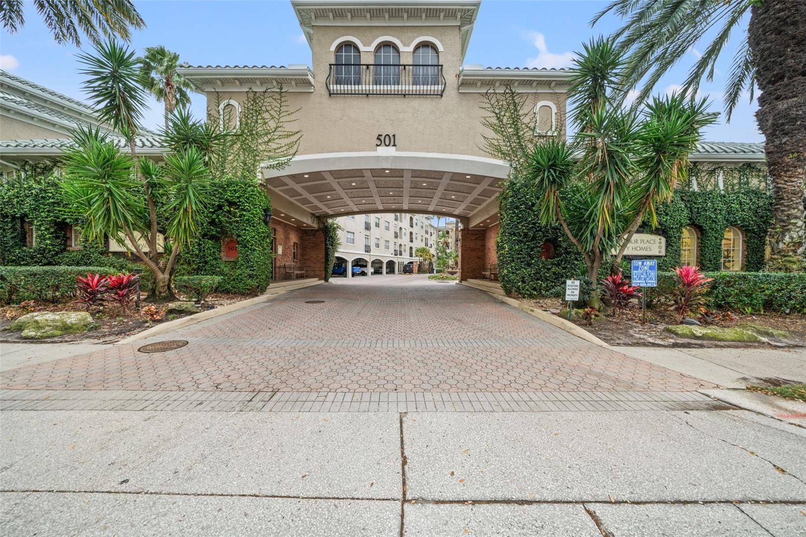 Rare opportunity! This is the only available unit with the original split 2-bedroom, 2-bath floor plan and serene wooded views. Enjoy wood floors, stainless steel appliances, granite countertops, and generous walk-in closets. Large sunny windows and a full balcony create a bright and inviting space.
Freshly painted in a neutral palette, it's move-in ready and waiting for your personal touch. Recent upgrades include a new AC, appliances, and hot water heater for worry-free living.
Located in the heart of Harbour Island, you're just a short walk from everything—Water Street, Sparkman’s Wharf, cruise terminals, Amalie Arena, Riverwalk, parks, the trolley, the convention center, downtown restaurants and bars, and USF Health/TGH.
Community amenities include a pool, grills, cabanas, clubhouse, and a fully equipped fitness center. Pets are welcome. Comes with one designated parking space and a guest pass.
Harbour Place City Homes is approved for Fannie Mae, Freddie Mac, and VA financing